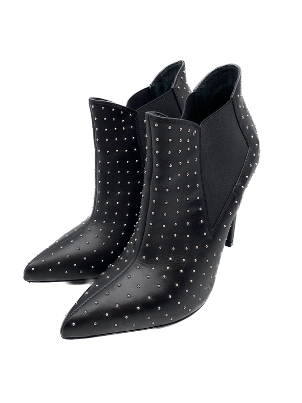 Bottines à talons et clous