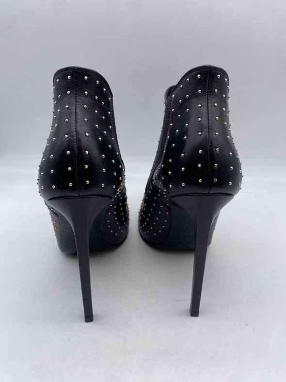Bottines à talons et clous