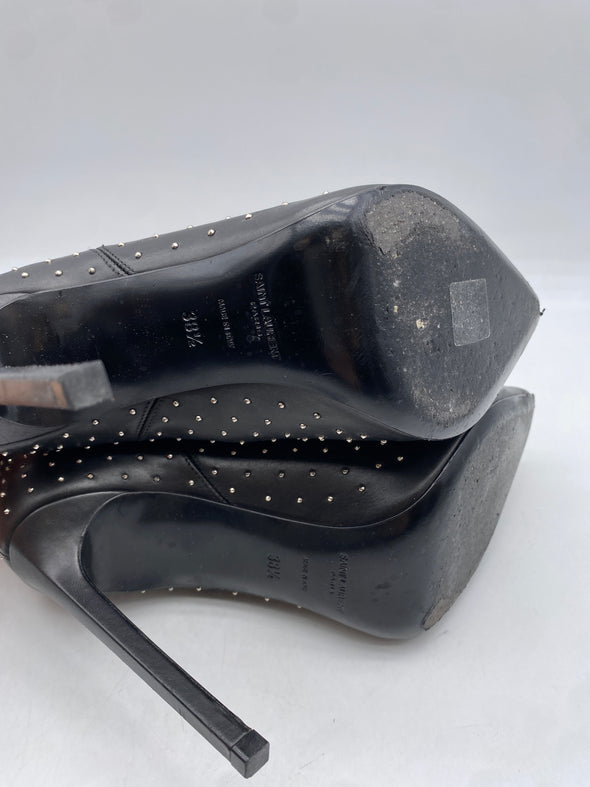 Bottines à talons et clous