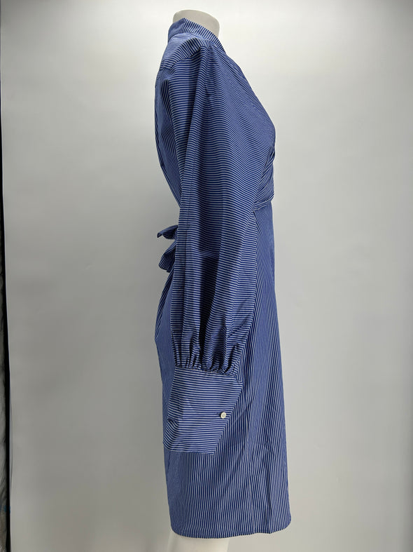 Robe à rayures bleues