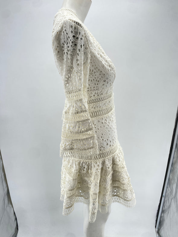 Robe en dentelle blanche