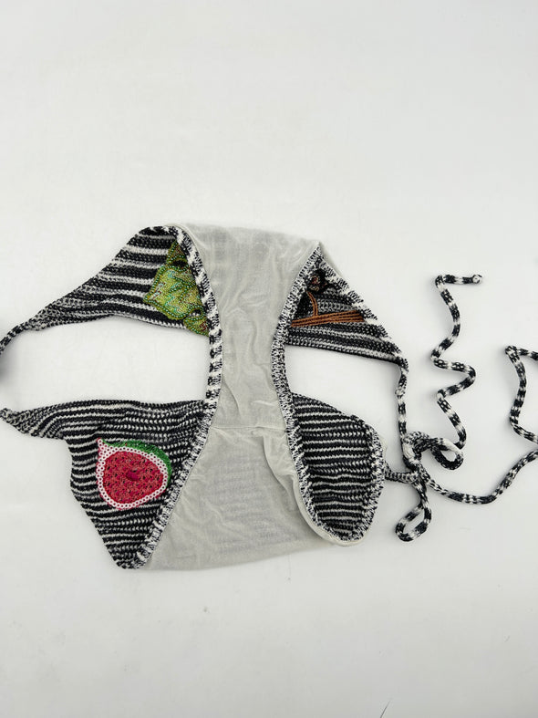 Maillot de bain noir à rayures et à motifs fruits