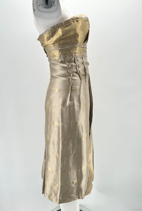 Robe bustier aux détails dorés