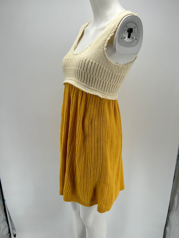 Robe tricotée jaune et beige en cachemire
