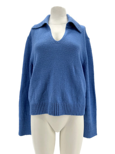 Pull bleu en maille côtelée