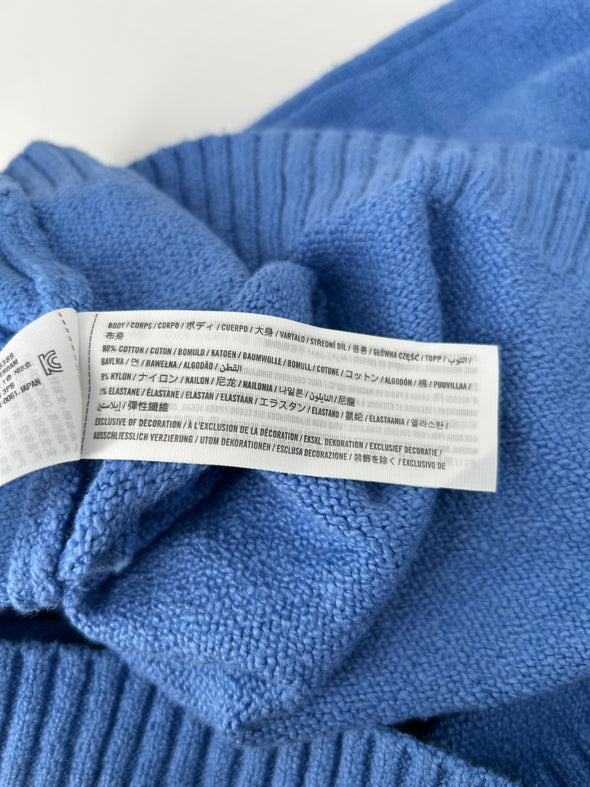 Pull bleu en maille côtelée