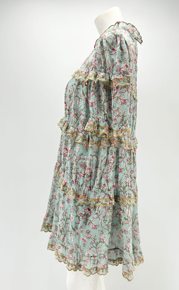 Robe bleue à motif floral