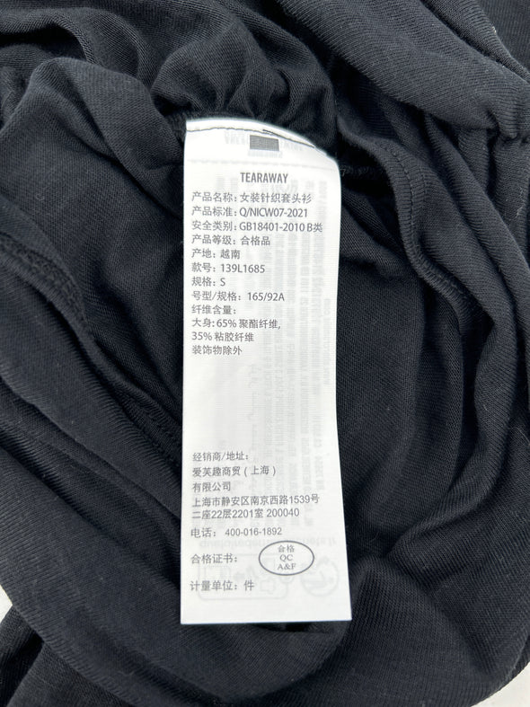 Pull noir plissé