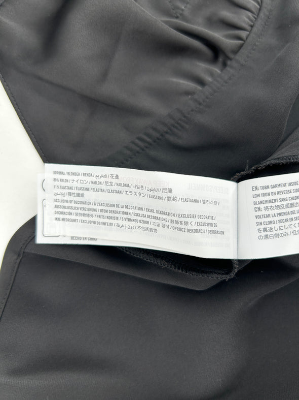 Top en dentelle noir