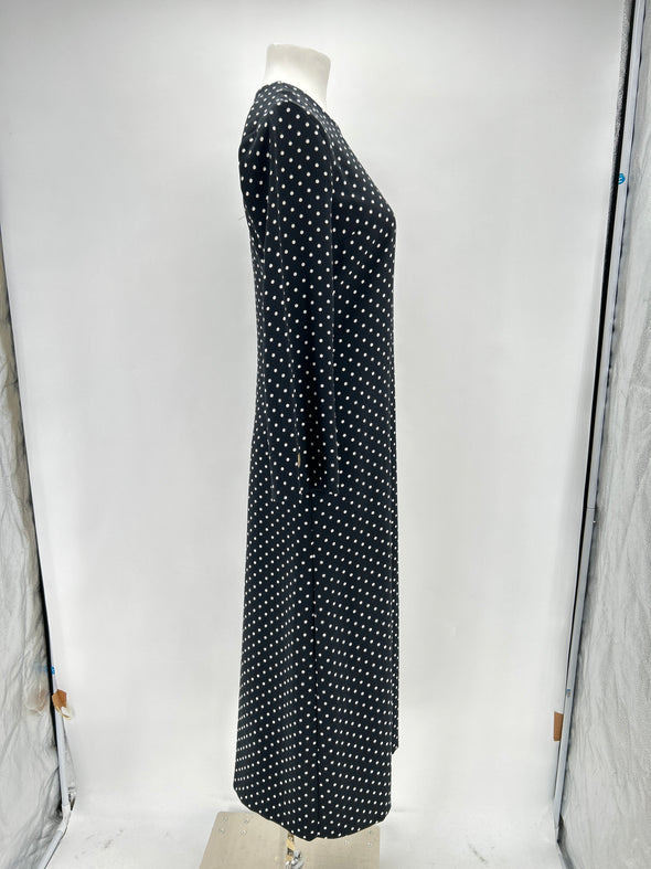 Robe noire à pois blancs