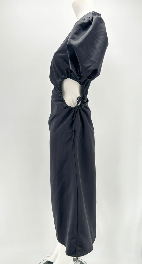 Robe noire longue à découpes