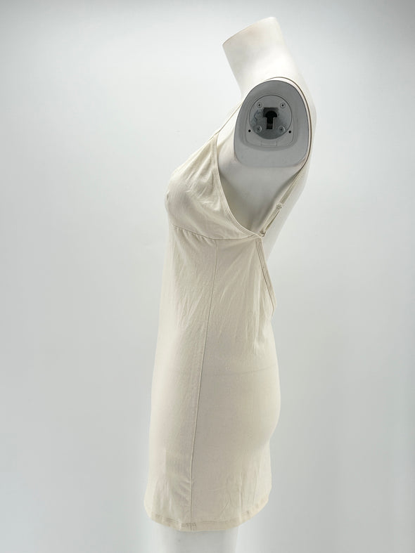 Robe blanche dos nu