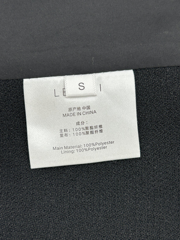 Gilet noir sans manches à dos nu