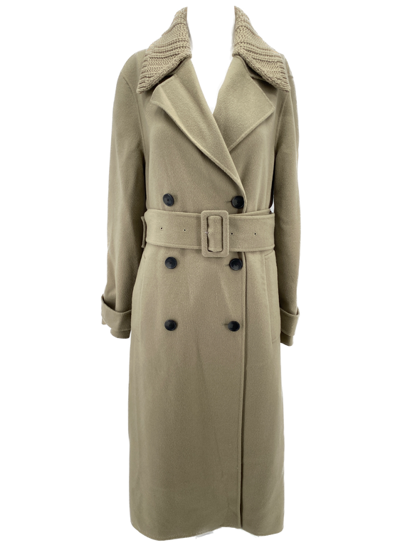 Manteau vert et beige