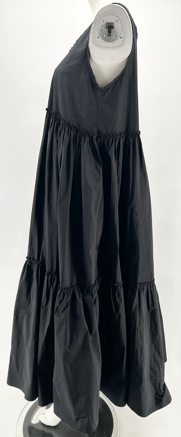 Robe ample noire à volants