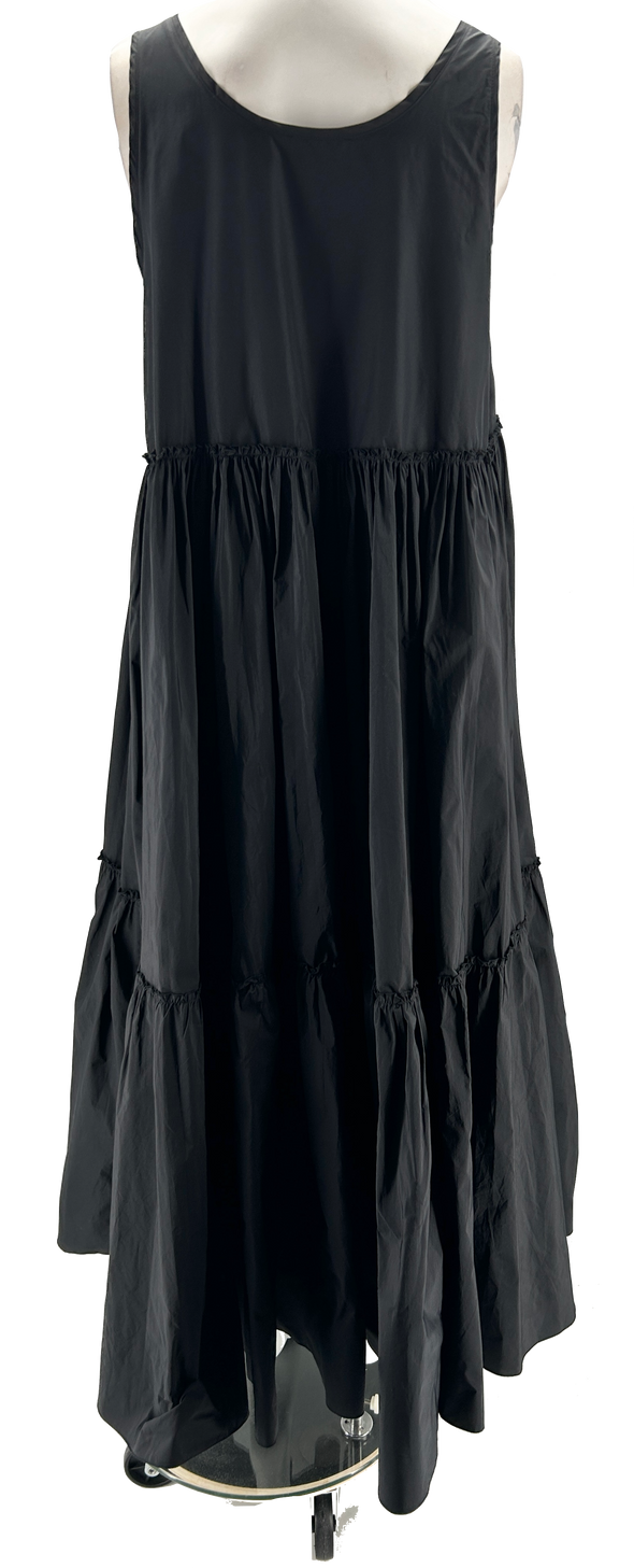 Robe ample noire à volants