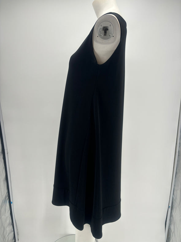 Robe noire sans manches