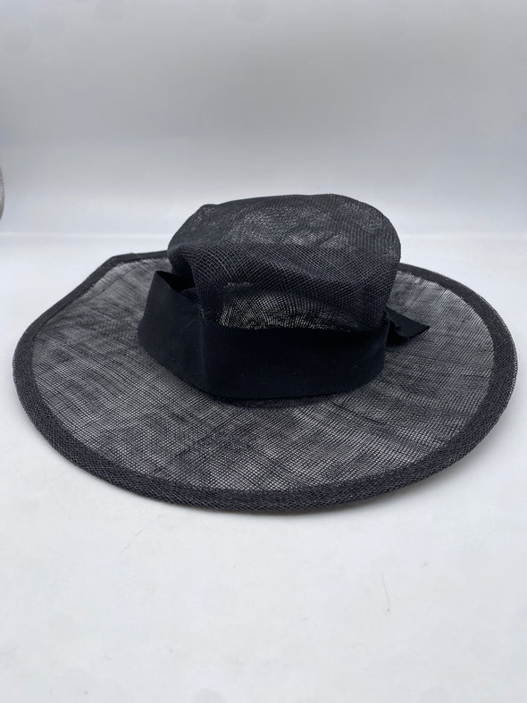 Chapeau noir avec nœud