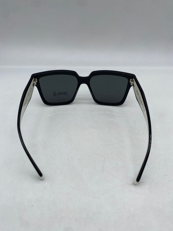 Lunettes de soleil noires