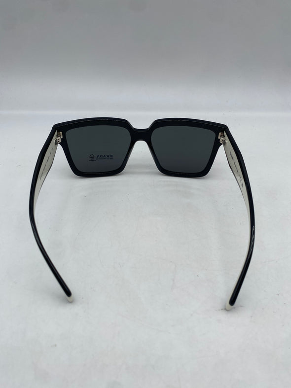 Lunettes de soleil noires