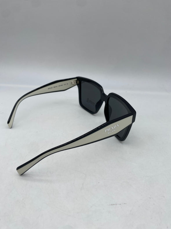 Lunettes de soleil noires