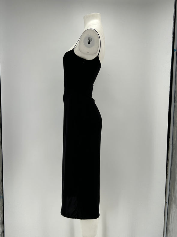 Robe satinée noire