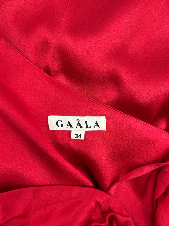 Robe en soie rouge