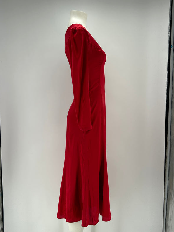 Robe en soie rouge
