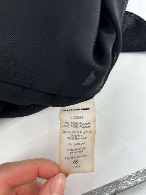 Robe noire longue dos nu