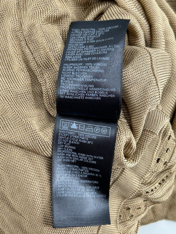 Robe en maille dorée