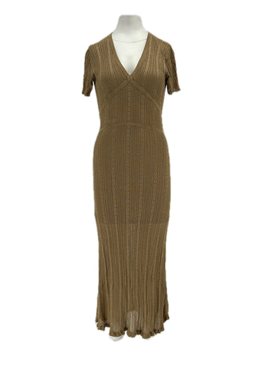 Robe en maille dorée