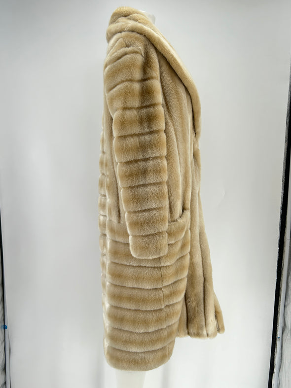 Manteau en fausse fourrure