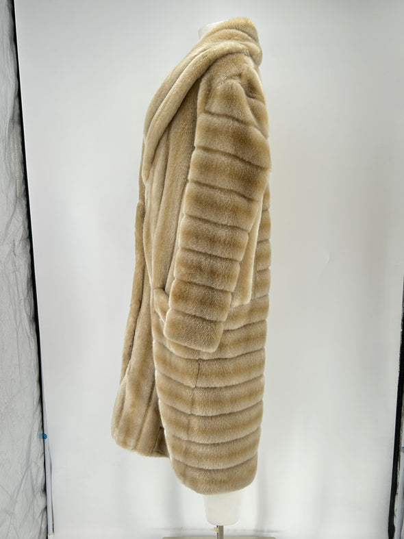 Manteau en fausse fourrure