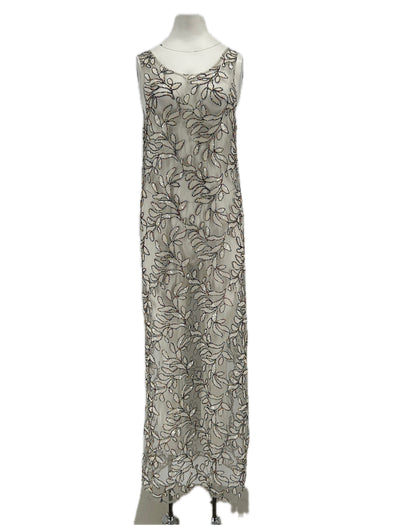 Robe transparente à ornements