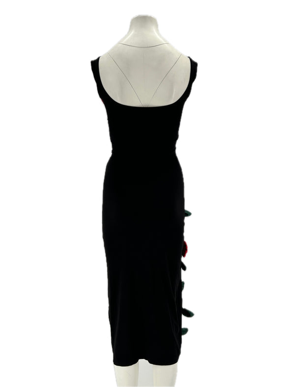 Robe noire avec roses