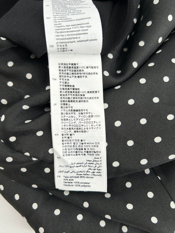 Robe noire à pois