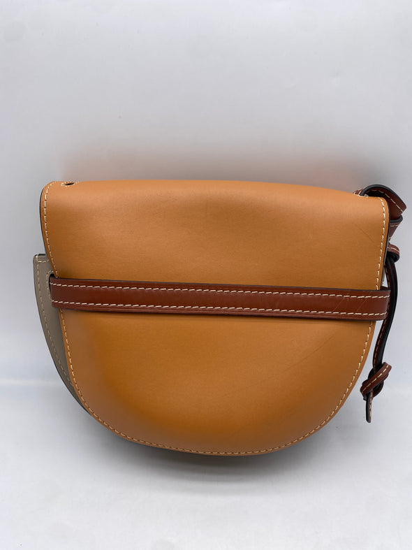 Sac à main "Gate" en cuir camel