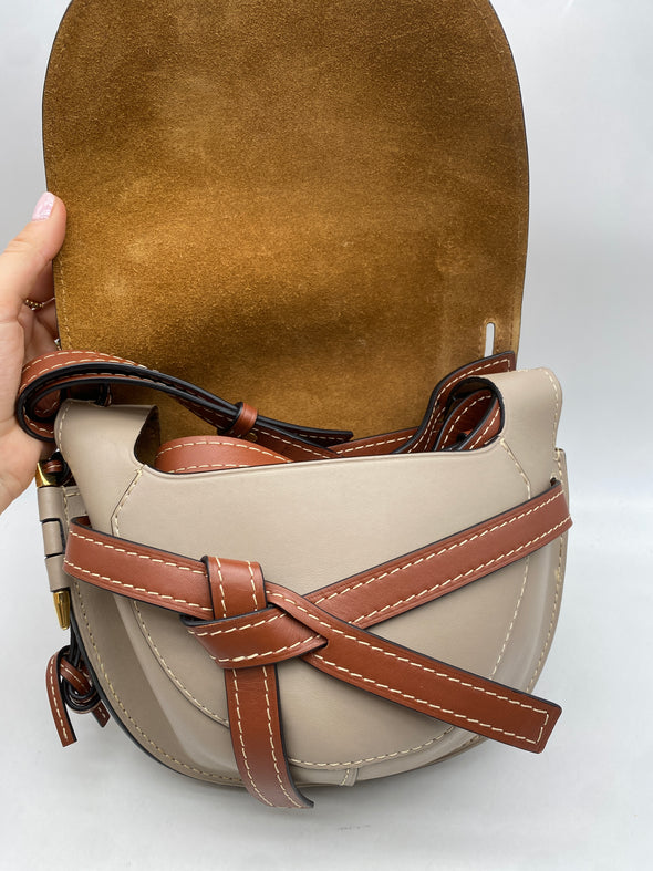 Sac à main "Gate" en cuir camel