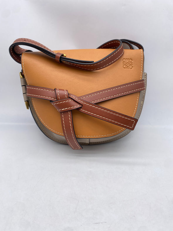 Sac à main "Gate" en cuir camel