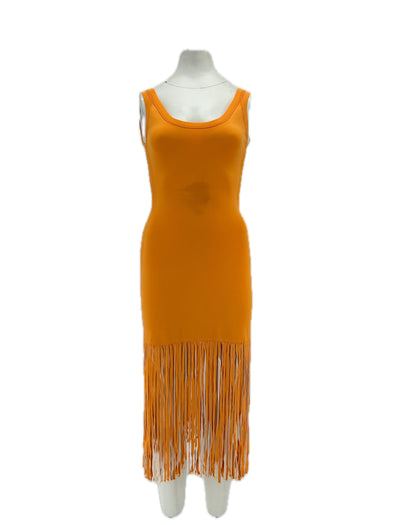 Robe orange à franges