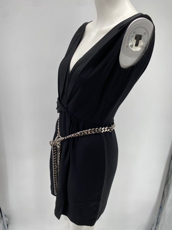 Robe noire à ceinture