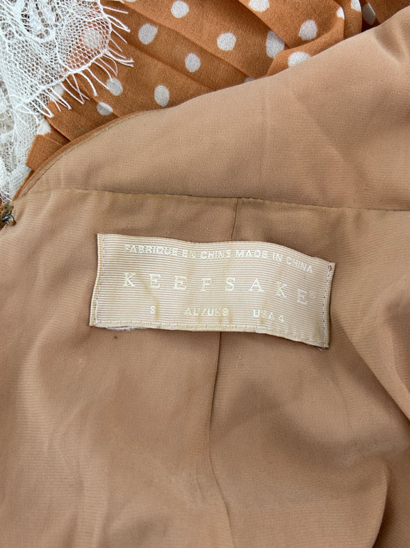 Robe camel à pois