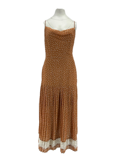 Robe camel à pois