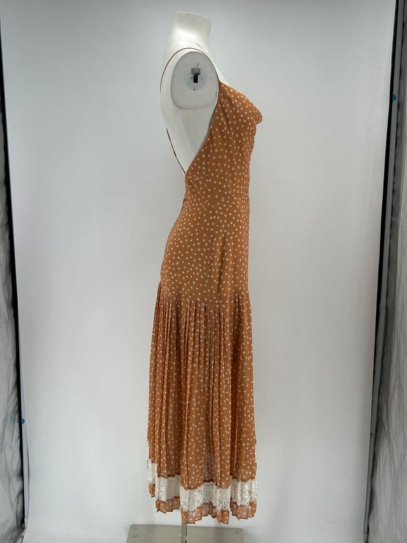 Robe camel à pois