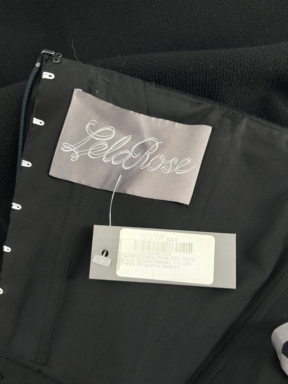 Robe en laine avec pompons