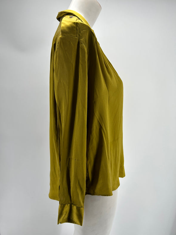 Blouse en soie moutarde