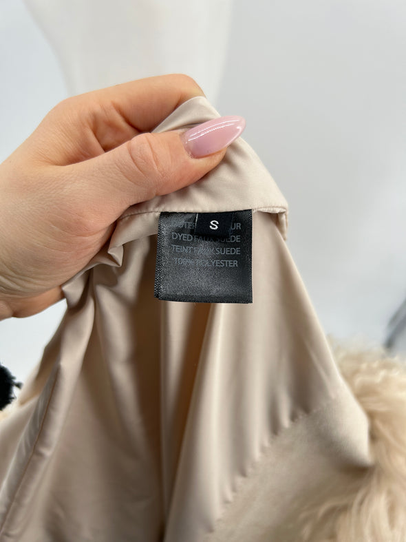 Manteau en fausse fourrure