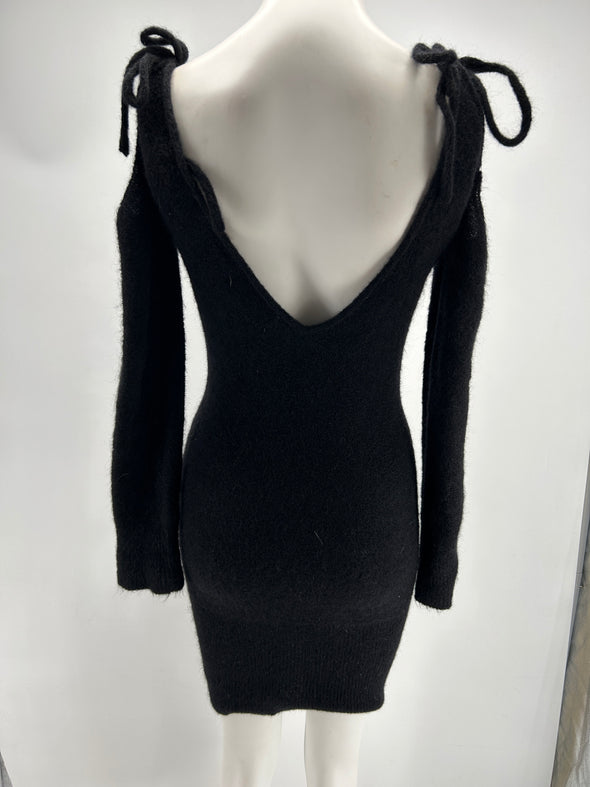 Robe noire en laine