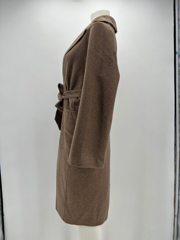 Manteau en laine avec ceinture