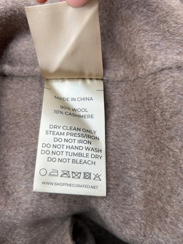 Manteau en laine avec ceinture